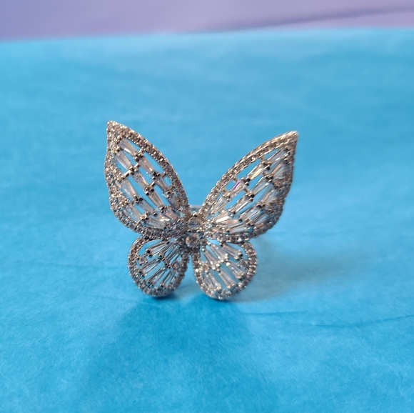 🦋 Butterfly Adjustable Ring- Serious Sparkle - Picture 2 of 11